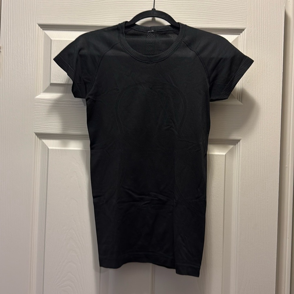 Lululemon swiftly tech short sleeve